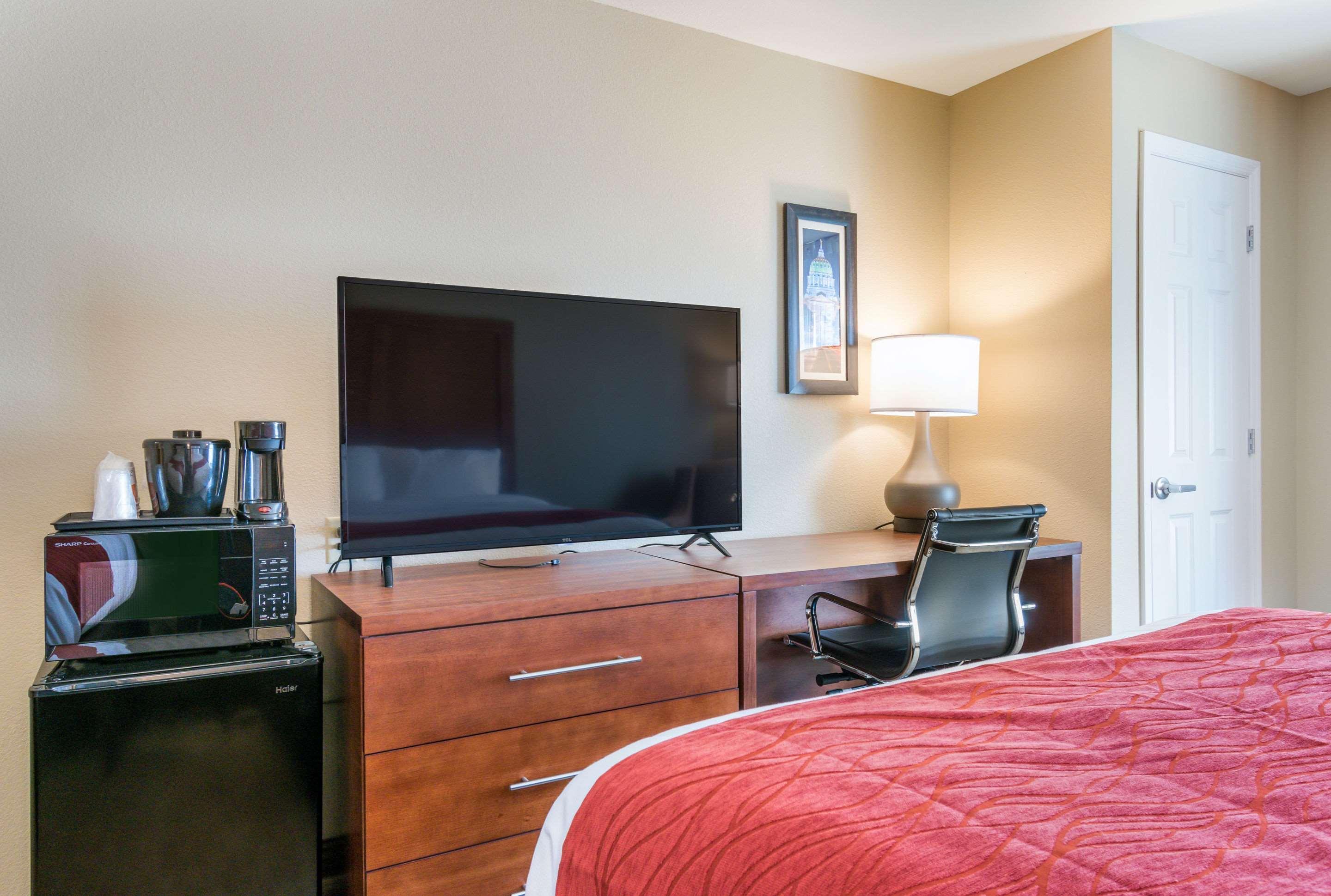 Comfort Inn & Suites Harrisburg - Hershey West Екстериор снимка