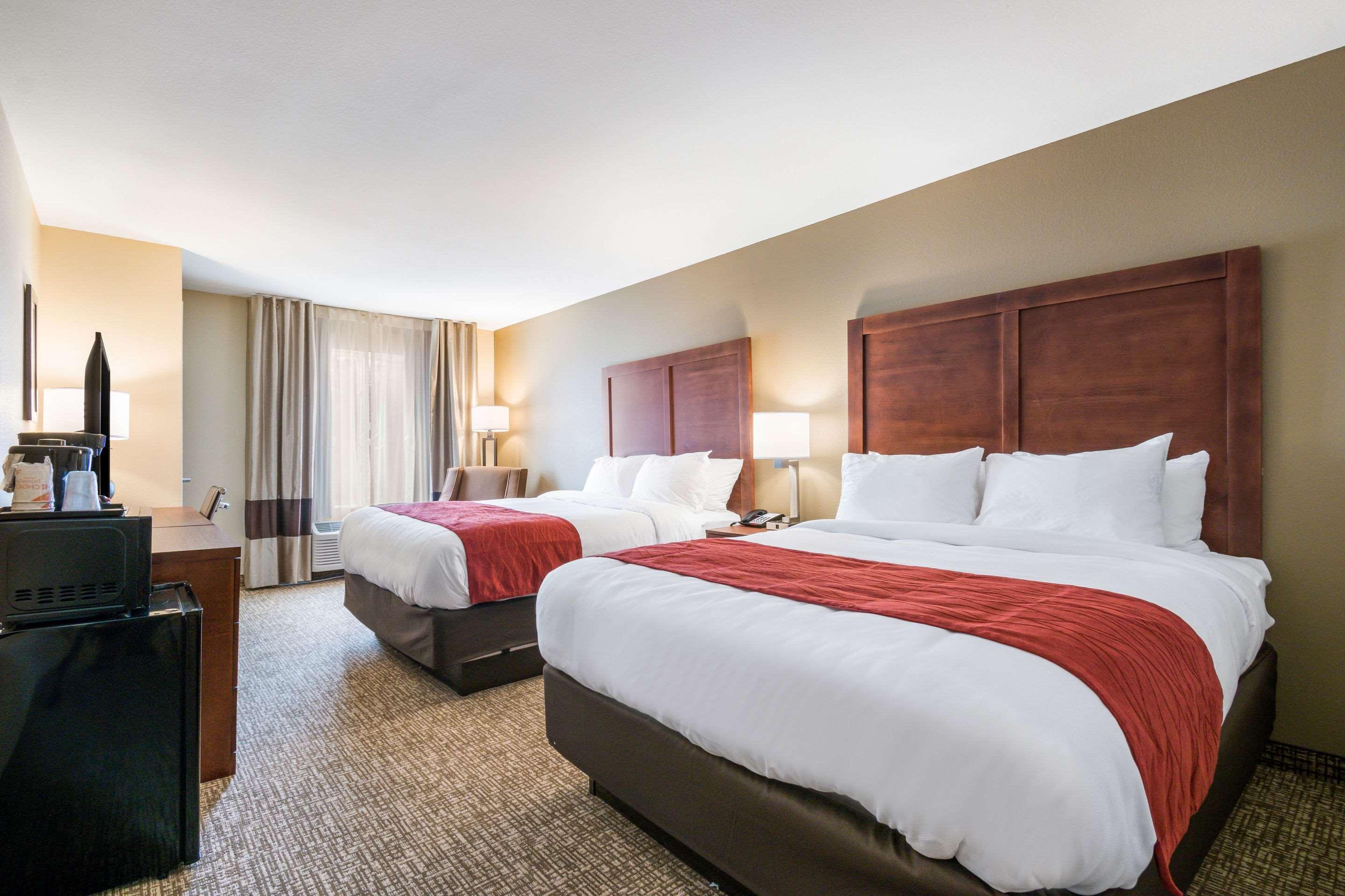 Comfort Inn & Suites Harrisburg - Hershey West Екстериор снимка
