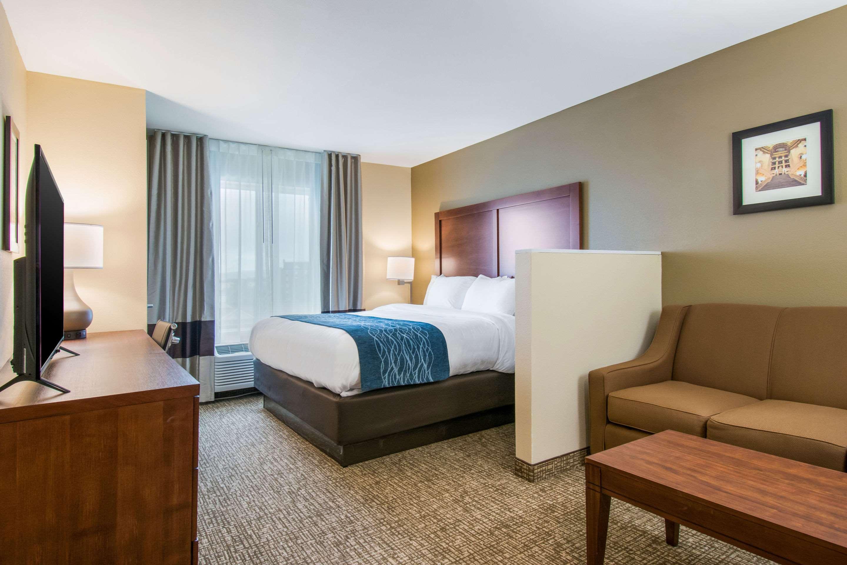 Comfort Inn & Suites Harrisburg - Hershey West Екстериор снимка
