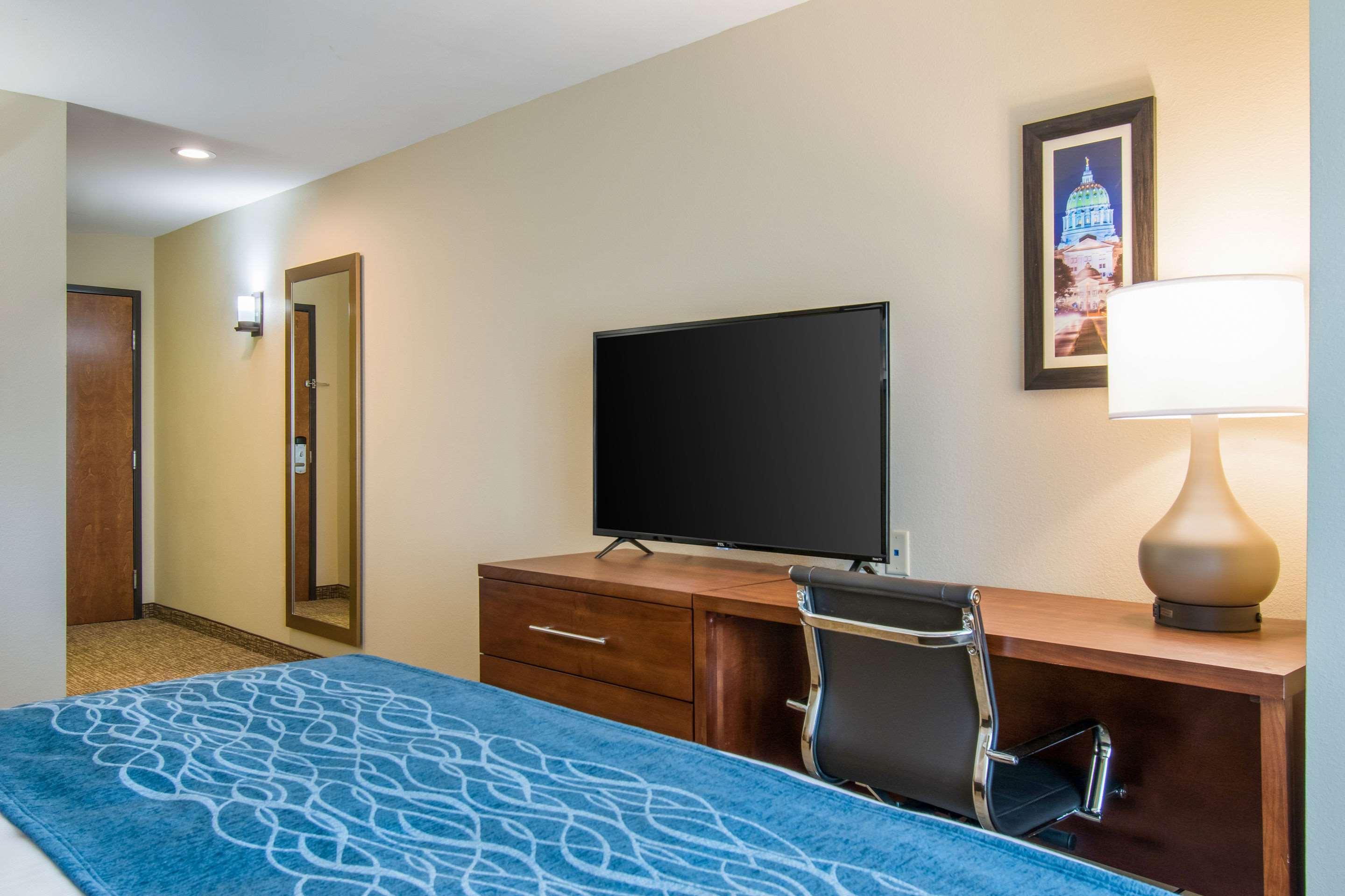 Comfort Inn & Suites Harrisburg - Hershey West Екстериор снимка