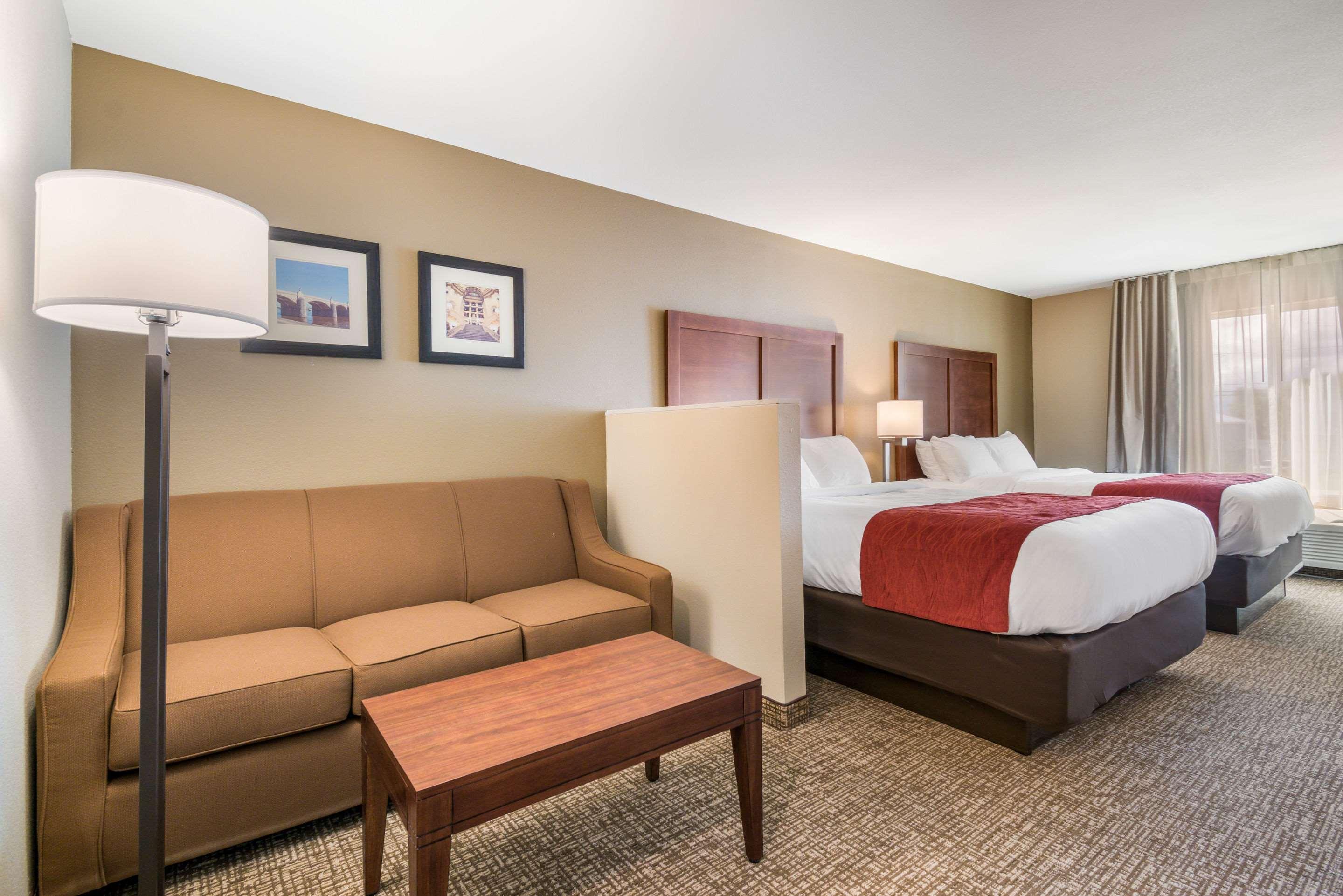 Comfort Inn & Suites Harrisburg - Hershey West Екстериор снимка