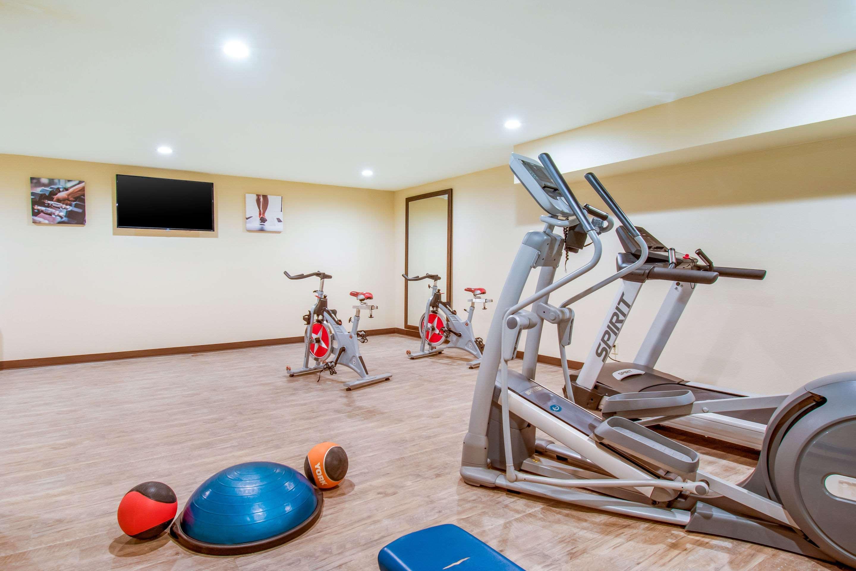 Comfort Inn & Suites Harrisburg - Hershey West Екстериор снимка