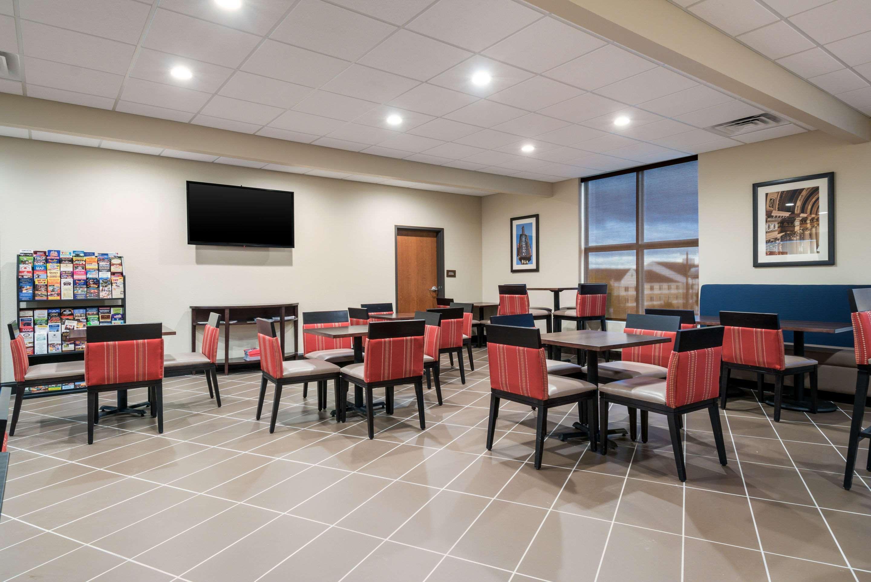 Comfort Inn & Suites Harrisburg - Hershey West Екстериор снимка