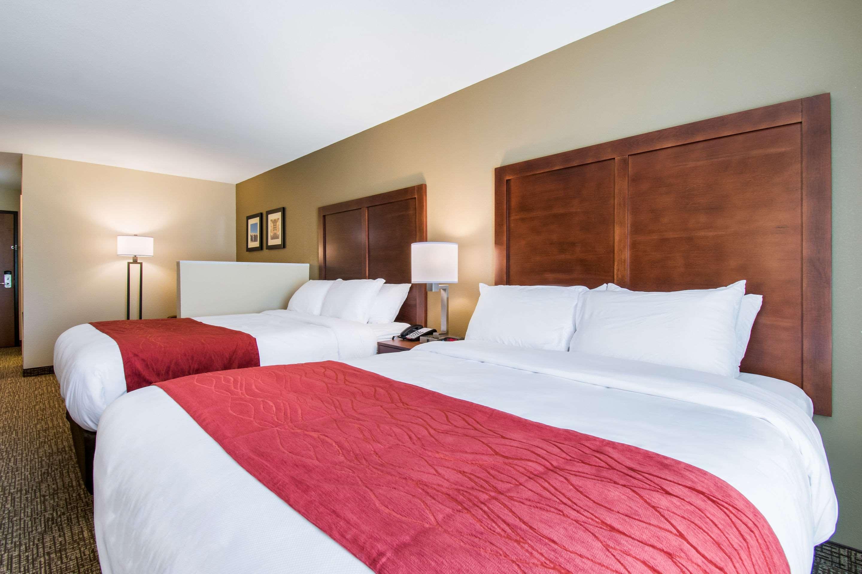 Comfort Inn & Suites Harrisburg - Hershey West Екстериор снимка