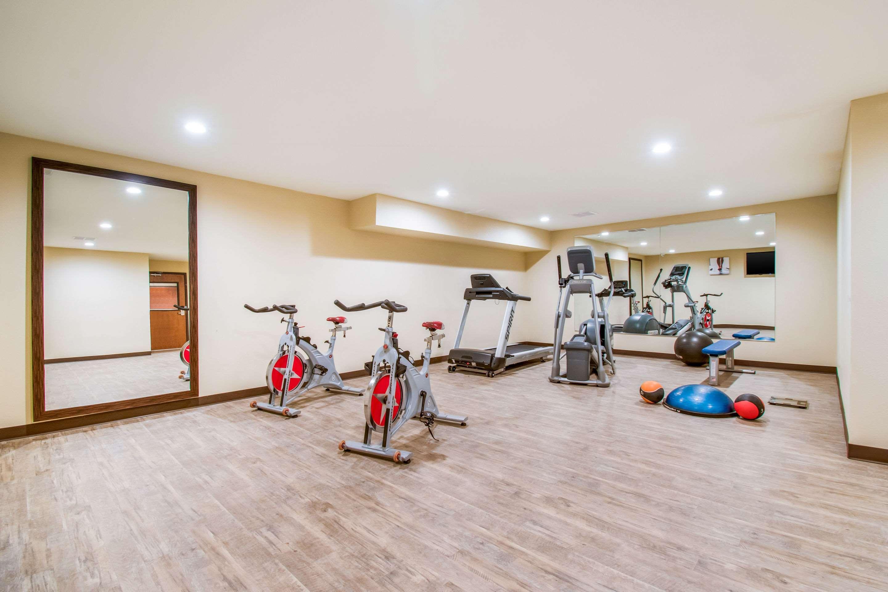 Comfort Inn & Suites Harrisburg - Hershey West Екстериор снимка