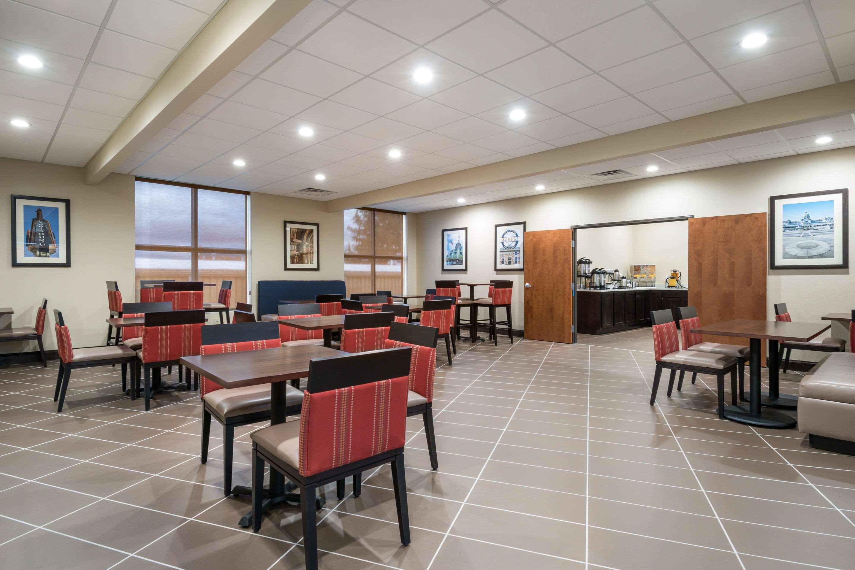 Comfort Inn & Suites Harrisburg - Hershey West Екстериор снимка