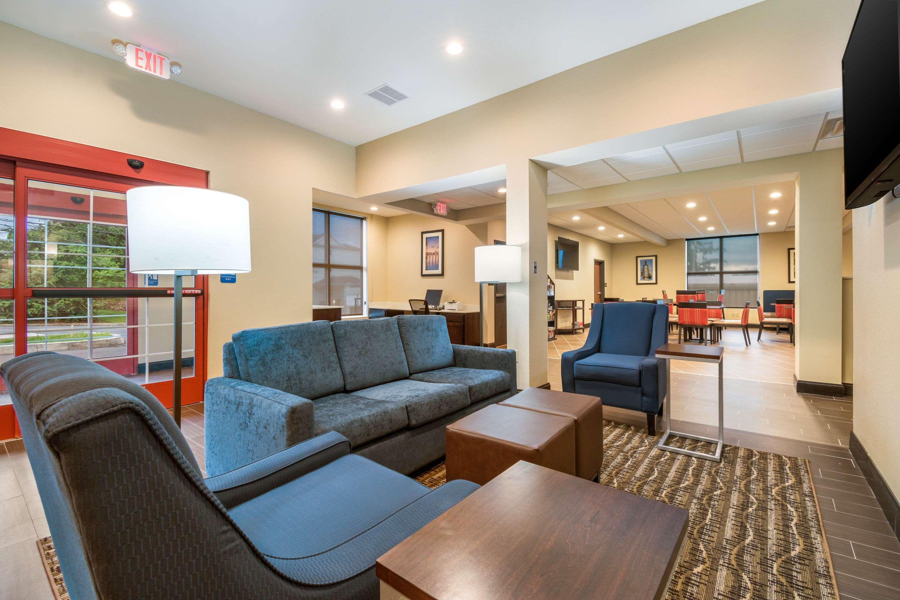Comfort Inn & Suites Harrisburg - Hershey West Екстериор снимка